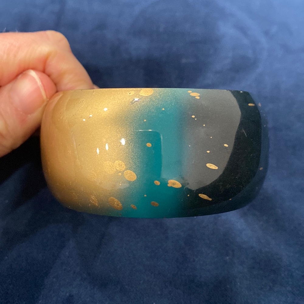 Turquoise and gold bracelet